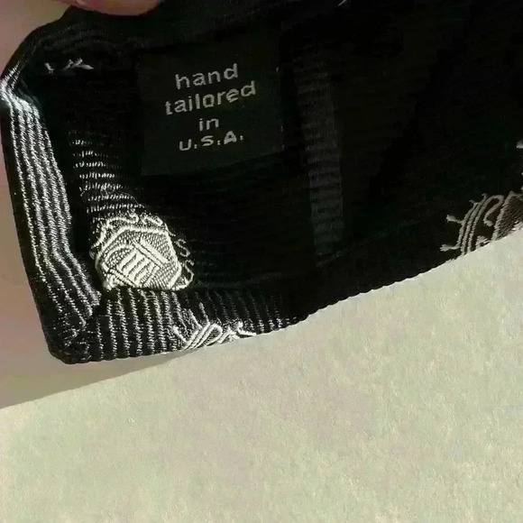 Hand Tailored Tie black with patterns - Picture 5 of 5